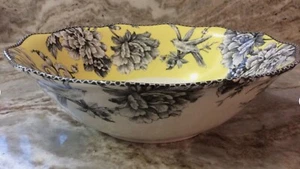 Adelaide Yellow Serving Bowl. 222 Fifth 10x4. Holds 7 Cups. Beautiful. New - Picture 1 of 13