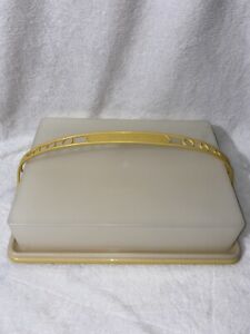 Vintage Tupperware Rectangle 9x13 Harvest Gold Cake Taker Carrier With Handle