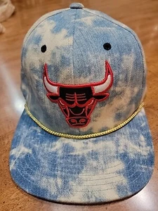 Chicago Bulls Hat Snapback Mens Blue White Plain Logo Denim Acid Wash NBA Cap - Picture 1 of 8