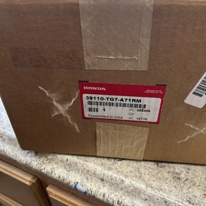 🚙 NOS HONDA 2016-2018 PILOT MITSUBISHI BLU-RAY PLAYER 39110TG7A71M1 - Picture 1 of 2