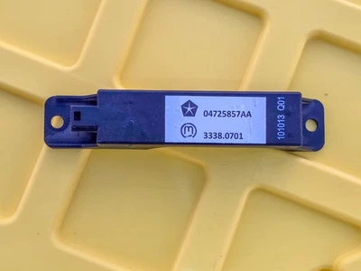 2011-2013 Jeep Grand Cherokee Bluetooth Communication Control Module 04725857AA - Image 1 of 3