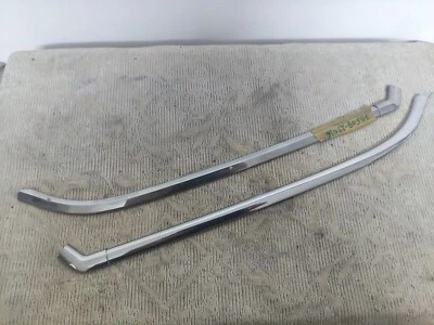 PAIR NOS GENUINE TOYOTA トヨタ  BACK WINDOW SIDE MOULDINGS CORONA MarkII RT - Image 1 of 2