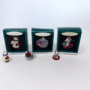 Hallmark Vintage Miniatur Ornamente 1994+ Stinktier Engel Leckereien Schlittenmaus IOB - Bild 1 von 12
