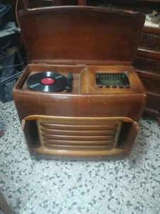 Radio Giradischi Magnadyne con mobile in legno originale d’epoca - Made in Italy - Foto 1 di 7