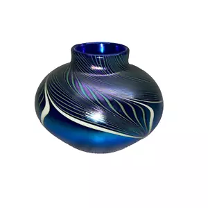 ORIENT & FLUME Art Glass 1988 VASE BLUE PEACOCK IRIDESCENT SIGNED HOSLER - Picture 1 of 12
