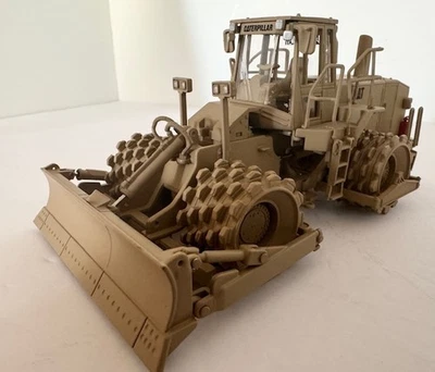 1:50  Caterpillar Military 815F Soil Compactor 55254 By Norscot - Image 1 of 4