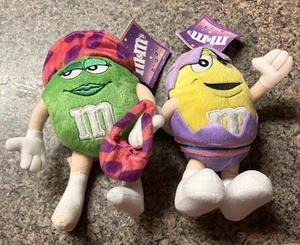 M&M Plüsch Ostern 2 Stück Miss rot gelb Ei neu mit Etikett T58 - Bild 1 von 6