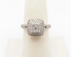 10k White Gold ~1/2CTW Diamond Halo Cluster Ring Size 7 - Picture 1 of 5