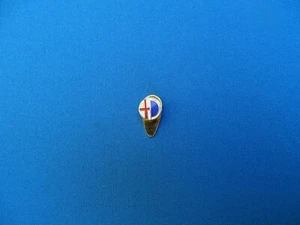 CALCIO-DISTINTIVO DA GIACCA VINTAGE-MANTOVA-METALLO E SMALTO-ANNI '80-PIN - Picture 1 of 2
