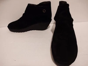 FLY LONDON Womens Yebi Black Suede Slip On Ruched Ankle Booties Size US 10 - Picture 1 of 8