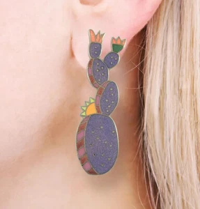 Pendientes de colección ACME Studio ""Cactus"" del artista hispano CARLOS ALMARAZ - NUEVOS - Imagen 1 de 3