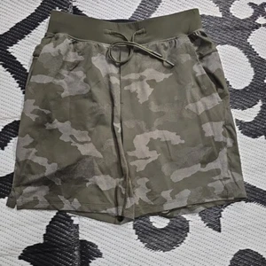 Lululemon Shorts Mens Green Camo The Short Small Athleisure Gym LM7AN9S - Picture 1 of 7