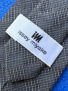 Authentic IM ISSEY MIYAKE Plaids Design On Gray 70% Hemp 30% Silk Necktie Tie - Picture 1 of 11