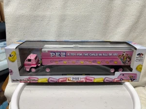M2 MACHINES PEZ 1969 DODGE L600 TRUCK & TRAILER NEW IN BOX - Picture 1 of 3