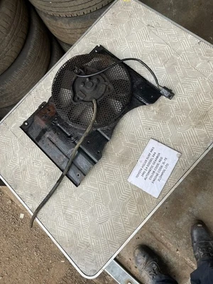 Toyota Hilux Surf Mk5 1992 2.4 Diesel - Cooling Radiator Motor Fan #1 - Image 1 of 4