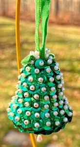 VTG Green Bell Sequins Push Pin Hand Made Christmas Embellished Ornament - Picture 1 of 3
