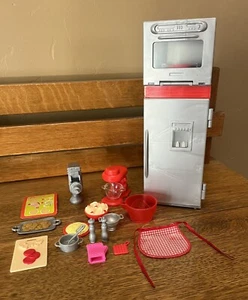 2007 Barbie Doll I Can Be A TV Chef Fridge Refrigerator Oven Kitchen Accessories - Picture 1 of 9