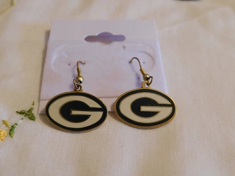 Green Bay Packers NFL Team Earrings / PETER DAVID 1994 Cover