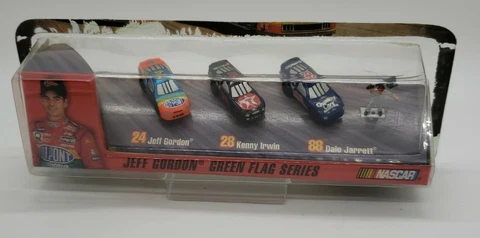 Vintage 1999 Galoob Micro Machines Jeff Gordon green flag series Nascar Cover