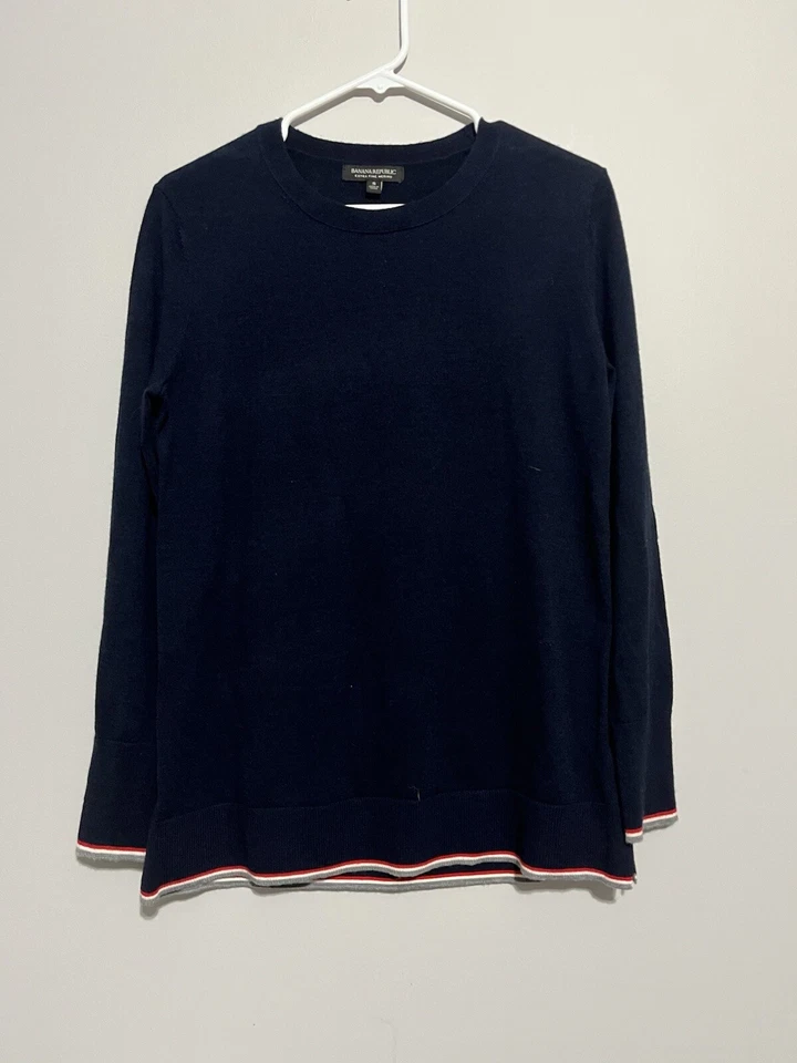 Banana Republic Lana Merino Extra Fina Azul Marino con Rayas Rojas Blancas en la Parte Inferior S Foto 1 de 4