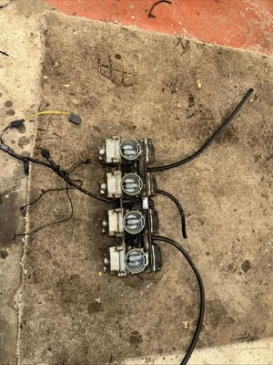 Juego completo de carburadores de carbohidratos genuinos SUZUKI GSF600 GSF 600 BANDIT MK1 Foto 1 de 4