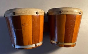 VINTAGE ZWEIFARBIGE HOLZ LAP BONGO DRUMS BONGOS - 7” & 6” - Bild 1 von 13