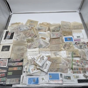 Collezione francobolli colonie francesi lotto scatola sfusa 3,5 libbre fuori carta - Foto 1 di 16