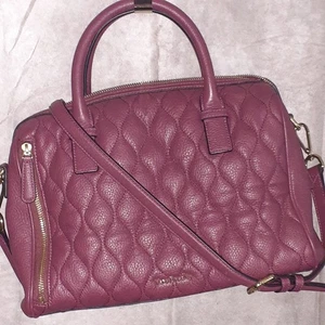 Vera Bradley Women's Marlo Quilted Handbag Purse in Claret Shoulder Strap - Picture 1 of 11