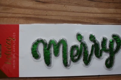 NUEVO en paquete!  Apliques para planchar de lentejuelas navideñas - FELIZ - Paquete de 2 Foto 1 de 4