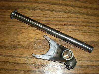 HORQUILLA CAMBIO MARCHA SUPERIOR 1980 YAMAHA XS850 TRIPLE 80 3J2 Foto 1 de 4