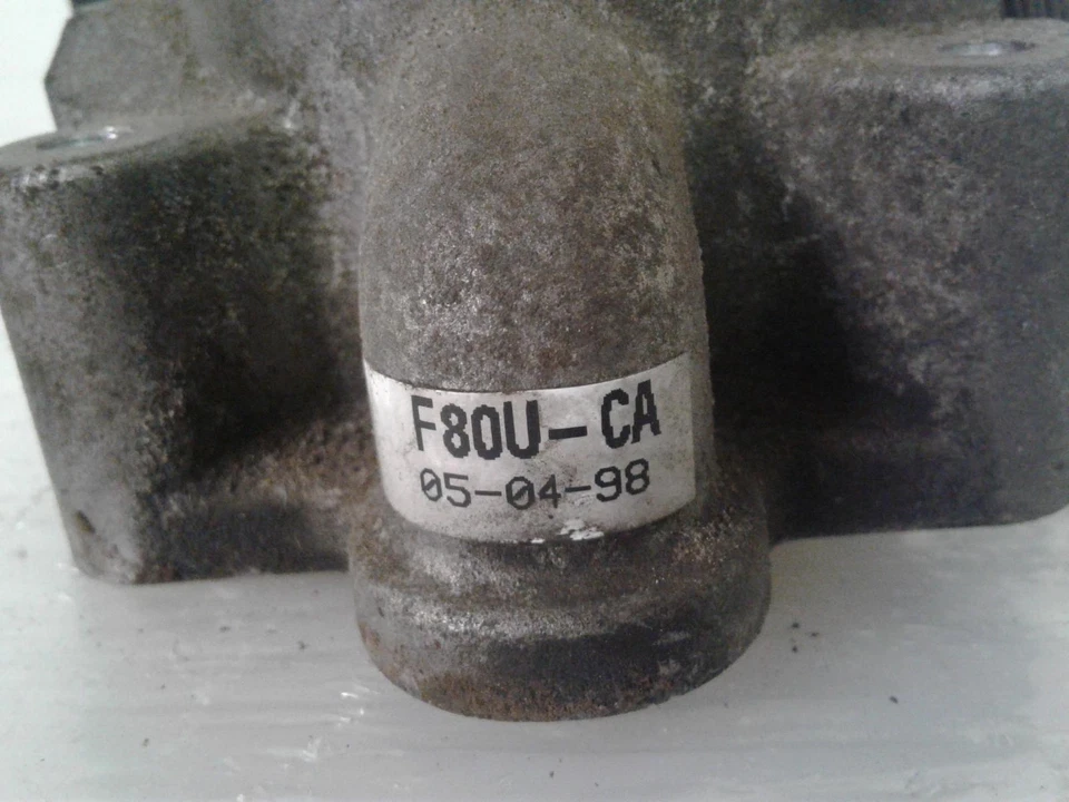 Used Fuel Injection Throttle Body fits: 1998  Lincoln continental Throttl Foto 1 de 4