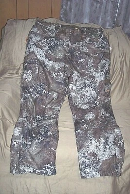 Women 2X Camo Pants Water Proof Insulated Cold Weather Hunting Pants Strata Camo - Image 1 of 4