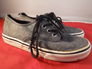 gap canvas shoes