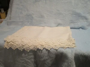 "Corredor de mesa de lino vintage con bordes de encaje de ganchillo a mano 47 12"" x 19 1/2" - Imagen 1 de 2