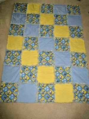 COLCHA DE TRAPO SNOOPY HECHA A MANO 36 "X 51" Foto 1 de 4