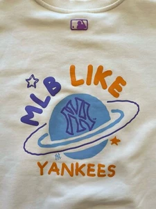 MLB Korea New York Yankees crewneck Sweater size XL Very Rare. Exellent Cond. - Picture 1 of 8
