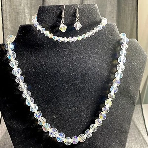 Schöne 3 Stück Österreichische Kristall Perlen Halskette, Ohrringe & Armband Parure - Bild 1 von 10