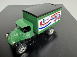 Ertl 1935 Mack Freight Bank Die Cast Now from Maine to Florida - Picture 1 of 11