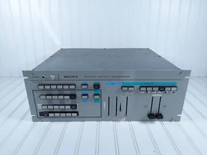 Generador de efectos especiales Sony SEG-2 de colección Power on Broadcast Editor - Imagen 1 de 9