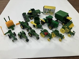 1/64 John Deere - Picture 1 of 5