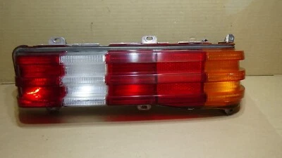 1977-1985 Mercedes Benz W123 240D conjunto de lanterna traseira lateral esquerda do motorista - Imagem 1 de 4