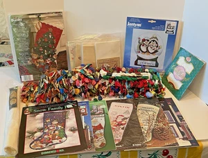 LARGE LOT DMC COATS FLOSS CROSS STITCH THREAD 400 PLUS CHRISTMAS STOCKING FABRIC - Picture 1 of 14