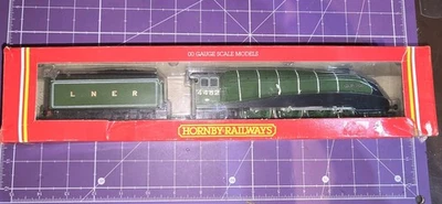 Hornby R313 LNER Green 4-6-2 'Golden Eagle' Steam Locomotive - image 1 of 3