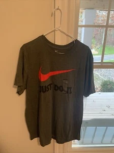 Nike Men's T Shirt XL New With Tags - Picture 1 of 3