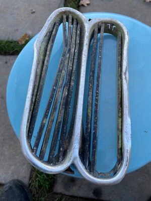 Parrilla central BMW E10 2002 2002TII de los años 1968 a 1973 Foto 1 de 2