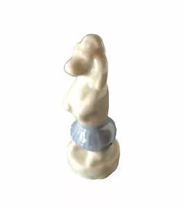 Estatuillas de colección Wade serie de circo de Inglaterra - té de rosa roja - caniche en un tutú - Imagen 1 de 3