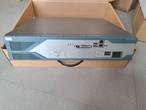 Router Cisco Serie 2800 Model: Cisco 2851 - Photo 1/4