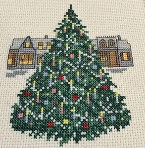 FOTO PUNTO DE CRUZ ACABADO “ÁRBOL DE NAVIDAD” SIN MARCO - Imagen 1 de 17