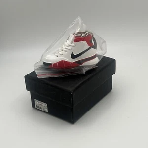 Nike Kobe 1 Proto Undefeated Yellow Camo La Brea Shoe Keychain & Box - Picture 1 of 9