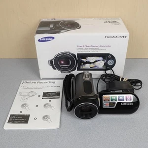 Samsung SMX-F33BN Camcorder 42x Zoom 8GB Flash SDHC Charger Box Manual Tested - Picture 1 of 15